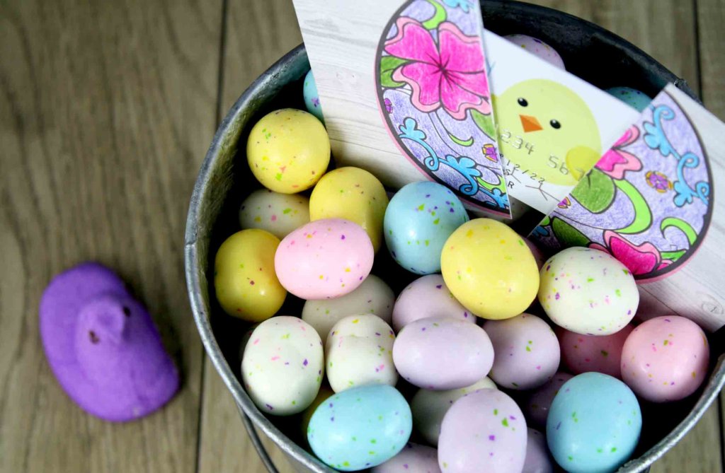 Free Printable Easter Gift Card Holder to Color GCG